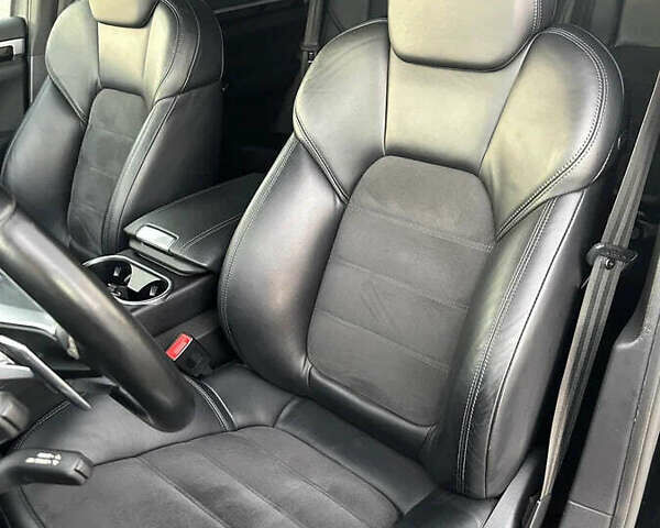 Чорний Порше Cayenne, об'ємом двигуна 2.97 л та пробігом 160 тис. км за 30000 $, фото 13 на Automoto.ua