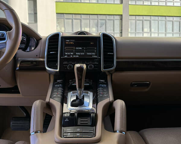 Чорний Порше Cayenne, об'ємом двигуна 3.6 л та пробігом 270 тис. км за 25000 $, фото 15 на Automoto.ua
