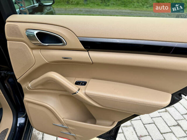 Чорний Порше Cayenne, об'ємом двигуна 3.6 л та пробігом 138 тис. км за 31000 $, фото 22 на Automoto.ua