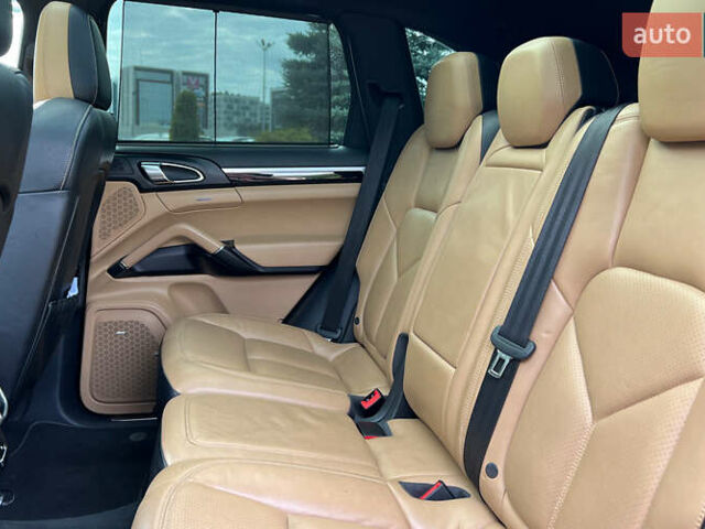 Черный Порше Каен, объемом двигателя 3 л и пробегом 142 тыс. км за 33900 $, фото 24 на Automoto.ua