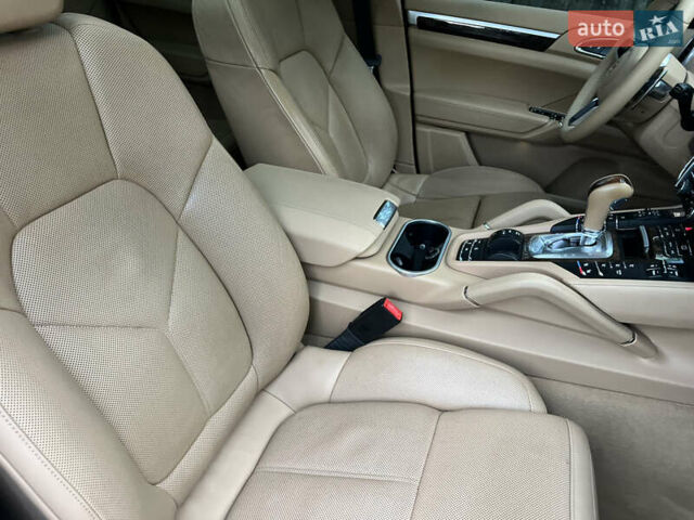 Черный Порше Каен, объемом двигателя 3.6 л и пробегом 274 тыс. км за 24950 $, фото 185 на Automoto.ua