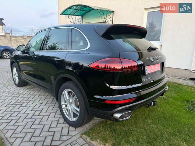Черный Порше Каен, объемом двигателя 2.97 л и пробегом 170 тыс. км за 34500 $, фото 5 на Automoto.ua
