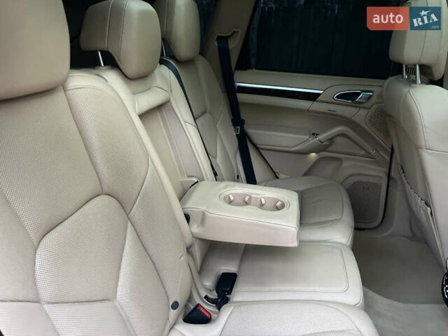 Черный Порше Каен, объемом двигателя 3.6 л и пробегом 274 тыс. км за 24950 $, фото 181 на Automoto.ua