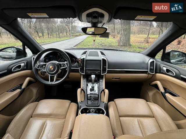 Черный Порше Каен, объемом двигателя 2.97 л и пробегом 249 тыс. км за 37000 $, фото 19 на Automoto.ua