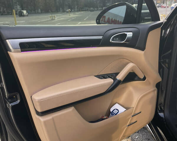 Чорний Порше Cayenne, об'ємом двигуна 3.6 л та пробігом 169 тис. км за 23400 $, фото 15 на Automoto.ua