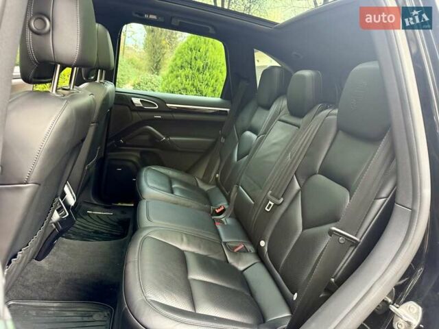 Черный Порше Каен, объемом двигателя 3 л и пробегом 140 тыс. км за 25900 $, фото 48 на Automoto.ua