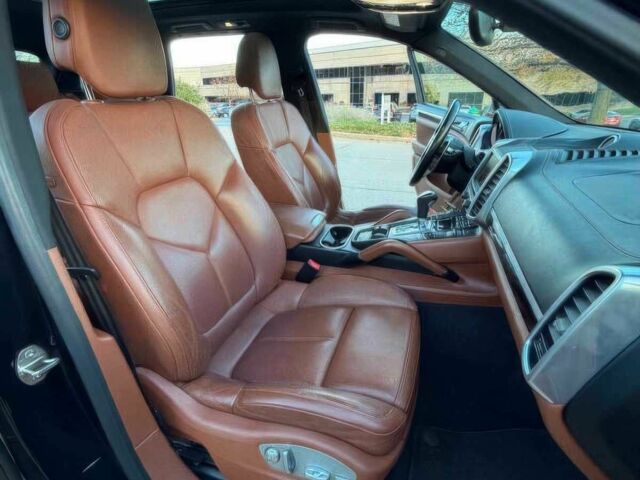 Черный Порше Каен, объемом двигателя 3.6 л и пробегом 74 тыс. км за 10000 $, фото 8 на Automoto.ua