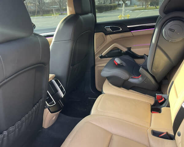 Чорний Порше Cayenne, об'ємом двигуна 3.6 л та пробігом 169 тис. км за 23400 $, фото 18 на Automoto.ua