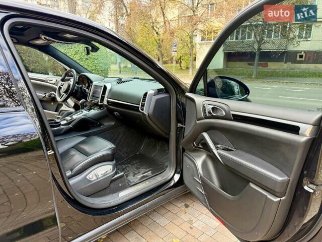 Черный Порше Каен, объемом двигателя 3 л и пробегом 140 тыс. км за 25900 $, фото 50 на Automoto.ua