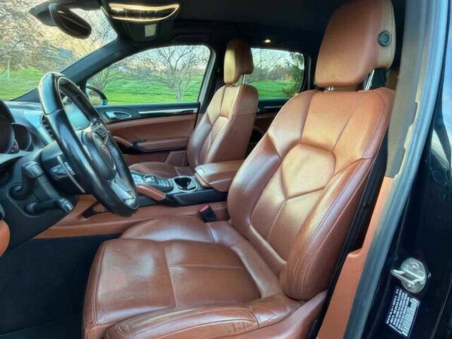 Черный Порше Каен, объемом двигателя 3.6 л и пробегом 74 тыс. км за 10000 $, фото 9 на Automoto.ua