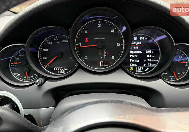 Черный Порше Каен, объемом двигателя 2.97 л и пробегом 138 тыс. км за 35500 $, фото 29 на Automoto.ua