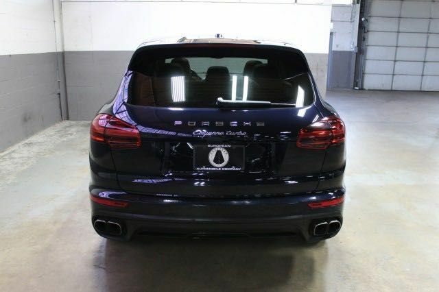 Черный Порше Каен, объемом двигателя 3.6 л и пробегом 132 тыс. км за 25500 $, фото 5 на Automoto.ua