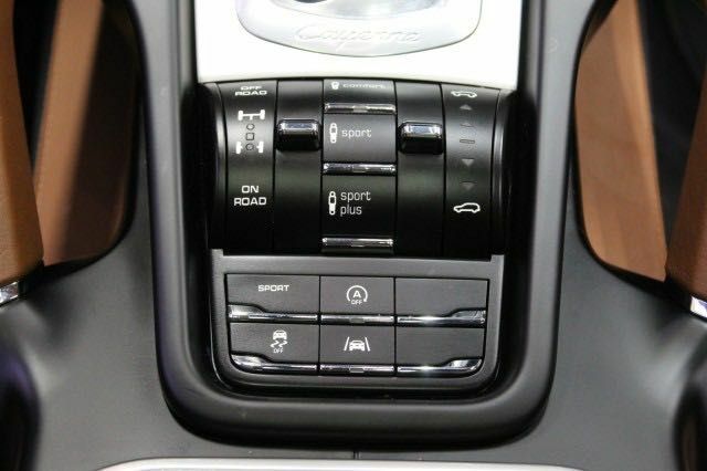 Черный Порше Каен, объемом двигателя 3.6 л и пробегом 132 тыс. км за 25500 $, фото 17 на Automoto.ua