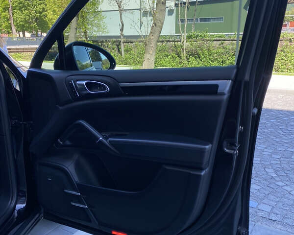 Чорний Порше Cayenne, об'ємом двигуна 2.97 л та пробігом 220 тис. км за 38500 $, фото 22 на Automoto.ua