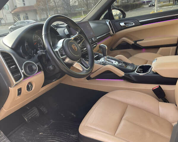 Чорний Порше Cayenne, об'ємом двигуна 3.6 л та пробігом 169 тис. км за 23400 $, фото 16 на Automoto.ua