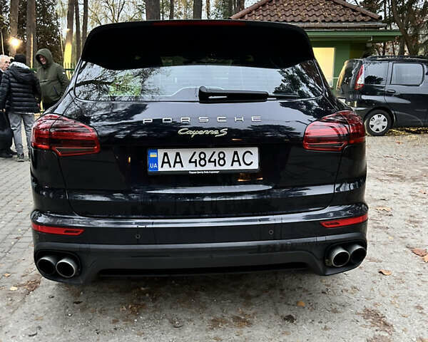 Черный Порше Каен, объемом двигателя 3 л и пробегом 118 тыс. км за 60000 $, фото 2 на Automoto.ua