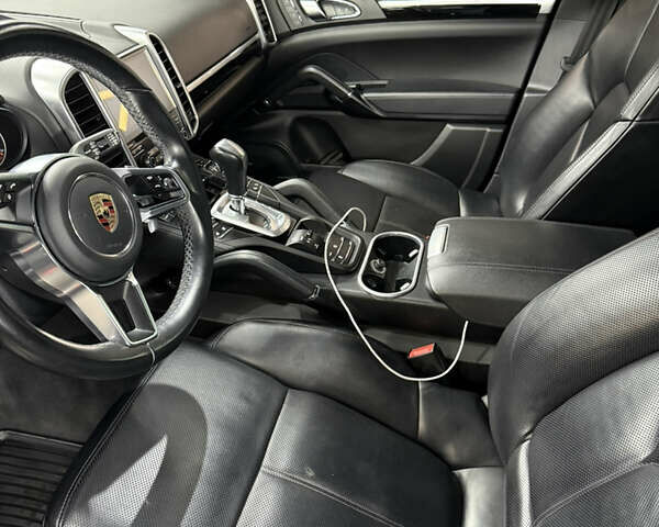 Чорний Порше Cayenne, об'ємом двигуна 3.6 л та пробігом 119 тис. км за 30500 $, фото 5 на Automoto.ua