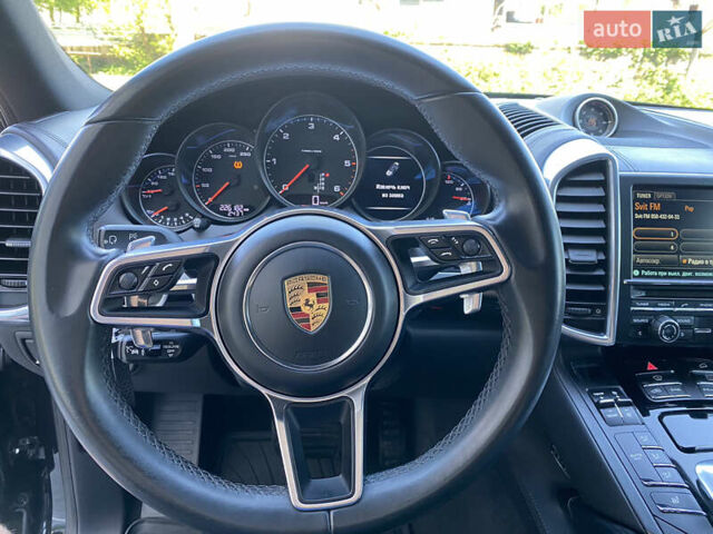 Чорний Порше Cayenne, об'ємом двигуна 2.97 л та пробігом 220 тис. км за 38500 $, фото 36 на Automoto.ua