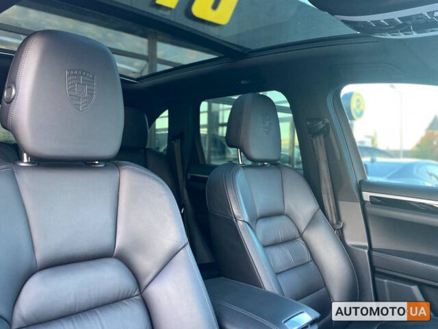 Чорний Порше Cayenne, об'ємом двигуна 3 л та пробігом 215 тис. км за 45990 $, фото 26 на Automoto.ua