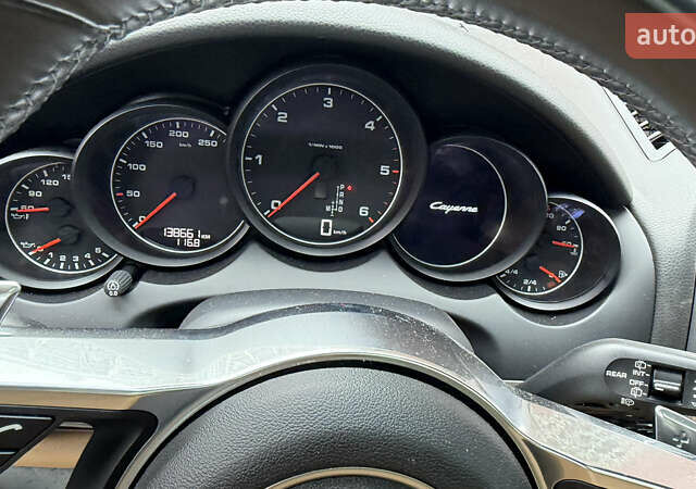 Черный Порше Каен, объемом двигателя 2.97 л и пробегом 138 тыс. км за 35500 $, фото 23 на Automoto.ua