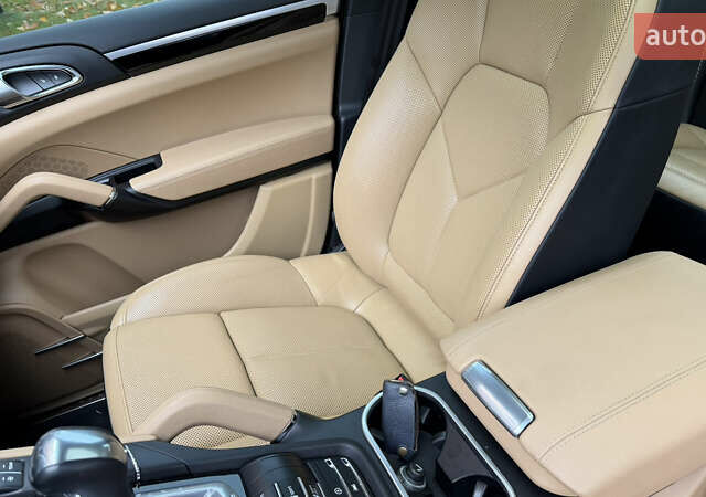 Черный Порше Каен, объемом двигателя 2.97 л и пробегом 138 тыс. км за 35500 $, фото 27 на Automoto.ua