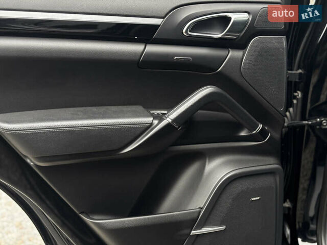 Черный Порше Каен, объемом двигателя 3.6 л и пробегом 100 тыс. км за 26500 $, фото 31 на Automoto.ua