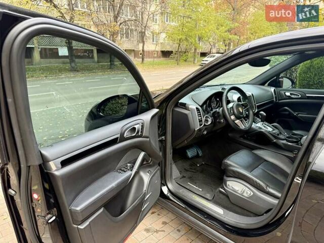 Черный Порше Каен, объемом двигателя 3 л и пробегом 140 тыс. км за 25900 $, фото 60 на Automoto.ua