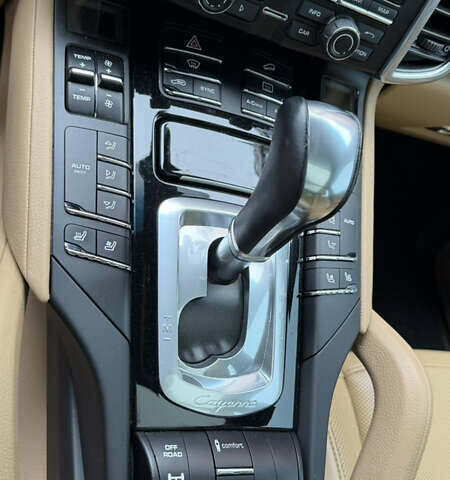 Черный Порше Каен, объемом двигателя 2.97 л и пробегом 138 тыс. км за 35500 $, фото 24 на Automoto.ua