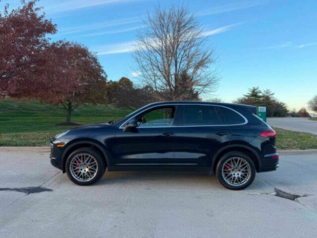 Черный Порше Каен, объемом двигателя 3.6 л и пробегом 74 тыс. км за 10000 $, фото 3 на Automoto.ua