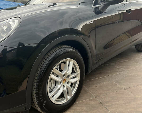 Чорний Порше Cayenne, об'ємом двигуна 4.13 л та пробігом 202 тис. км за 42000 $, фото 6 на Automoto.ua