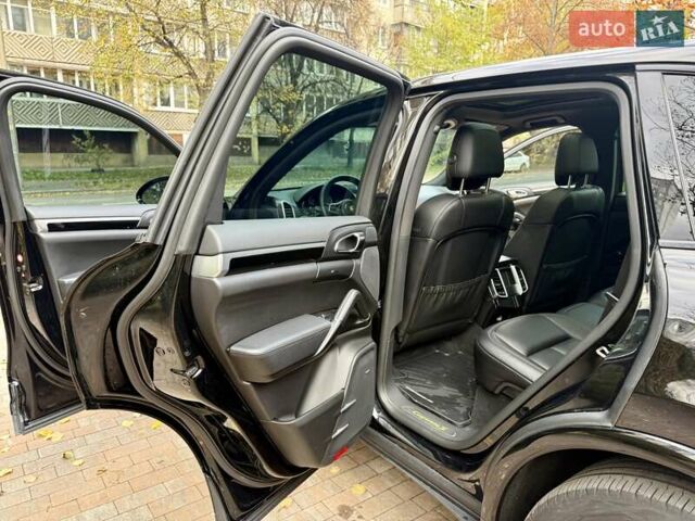 Черный Порше Каен, объемом двигателя 3 л и пробегом 140 тыс. км за 25900 $, фото 45 на Automoto.ua