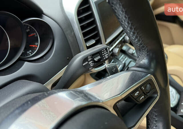 Черный Порше Каен, объемом двигателя 2.97 л и пробегом 138 тыс. км за 35500 $, фото 22 на Automoto.ua