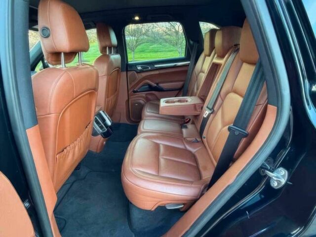 Черный Порше Каен, объемом двигателя 3.6 л и пробегом 74 тыс. км за 10000 $, фото 12 на Automoto.ua