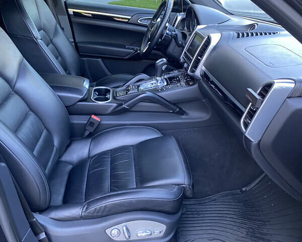 Чорний Порше Cayenne, об'ємом двигуна 2.97 л та пробігом 220 тис. км за 38500 $, фото 20 на Automoto.ua