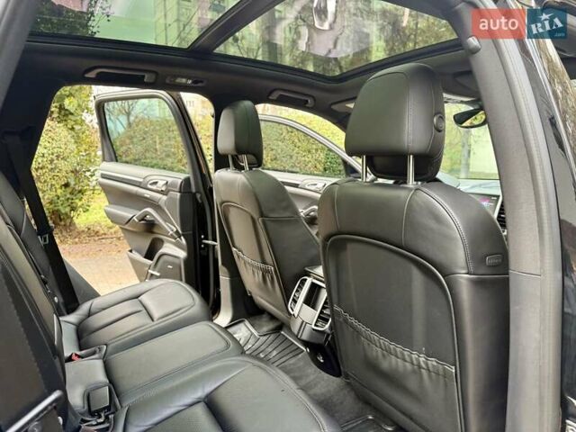 Черный Порше Каен, объемом двигателя 3 л и пробегом 140 тыс. км за 25900 $, фото 43 на Automoto.ua