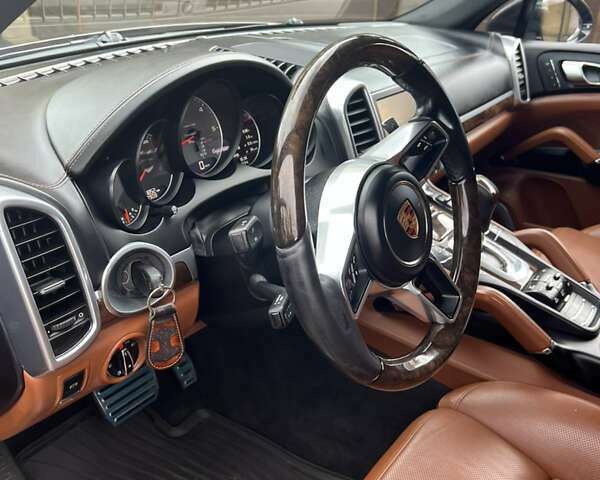 Чорний Порше Cayenne, об'ємом двигуна 4.13 л та пробігом 202 тис. км за 42000 $, фото 14 на Automoto.ua