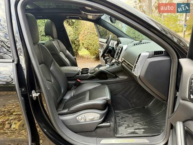 Черный Порше Каен, объемом двигателя 3 л и пробегом 140 тыс. км за 25900 $, фото 52 на Automoto.ua