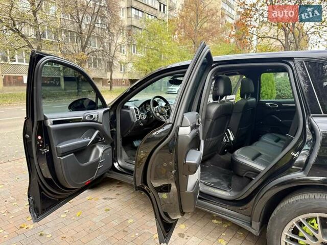 Черный Порше Каен, объемом двигателя 3 л и пробегом 140 тыс. км за 25900 $, фото 44 на Automoto.ua