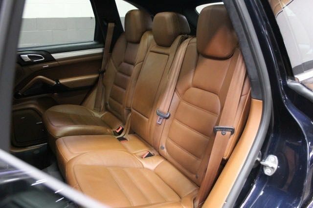 Черный Порше Каен, объемом двигателя 3.6 л и пробегом 132 тыс. км за 25500 $, фото 11 на Automoto.ua