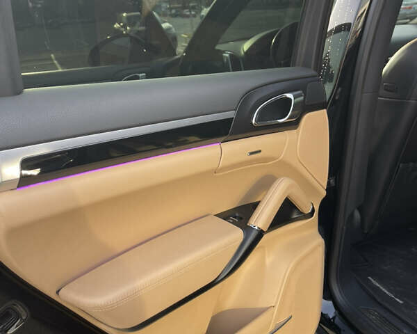 Чорний Порше Cayenne, об'ємом двигуна 3.6 л та пробігом 169 тис. км за 23400 $, фото 17 на Automoto.ua