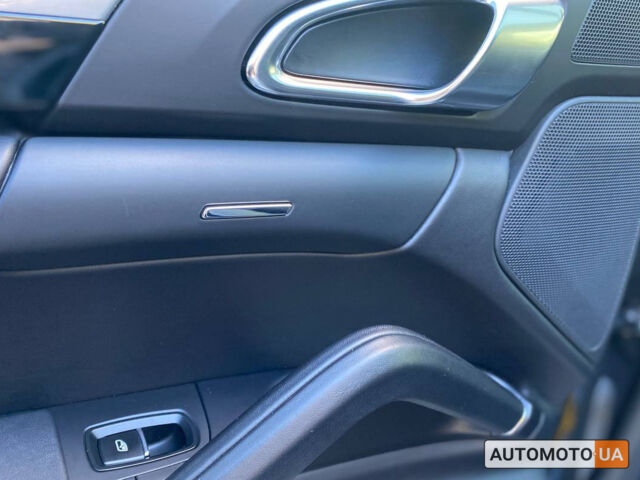 Чорний Порше Cayenne, об'ємом двигуна 3 л та пробігом 215 тис. км за 45990 $, фото 9 на Automoto.ua