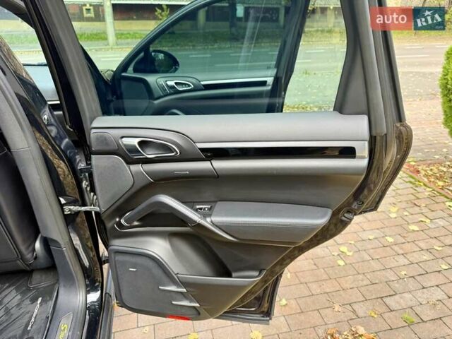 Черный Порше Каен, объемом двигателя 3 л и пробегом 140 тыс. км за 25900 $, фото 40 на Automoto.ua