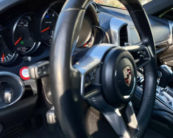 Чорний Порше Cayenne, об'ємом двигуна 3.6 л та пробігом 120 тис. км за 34200 $, фото 26 на Automoto.ua