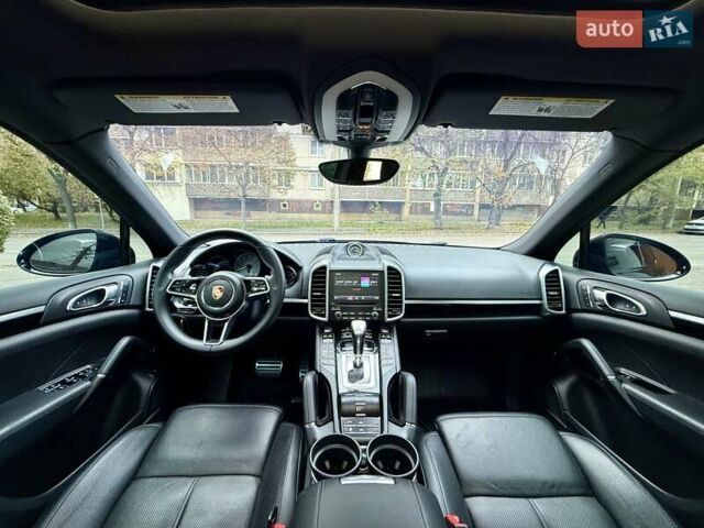 Черный Порше Каен, объемом двигателя 3 л и пробегом 140 тыс. км за 25900 $, фото 71 на Automoto.ua