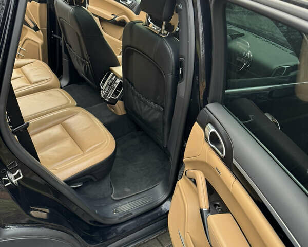 Черный Порше Каен, объемом двигателя 2.97 л и пробегом 249 тыс. км за 37000 $, фото 13 на Automoto.ua