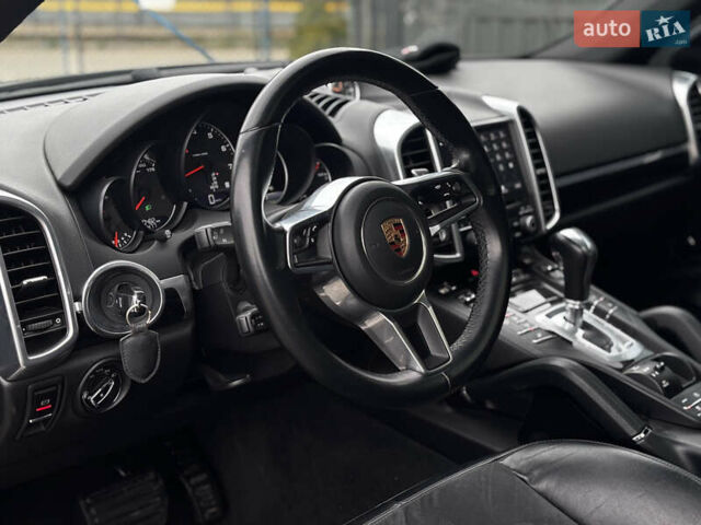 Черный Порше Каен, объемом двигателя 3.6 л и пробегом 100 тыс. км за 26500 $, фото 39 на Automoto.ua