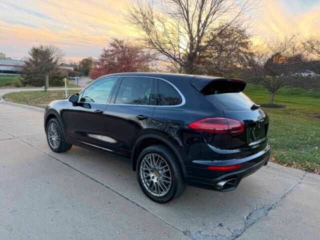 Черный Порше Каен, объемом двигателя 3.6 л и пробегом 74 тыс. км за 10000 $, фото 4 на Automoto.ua