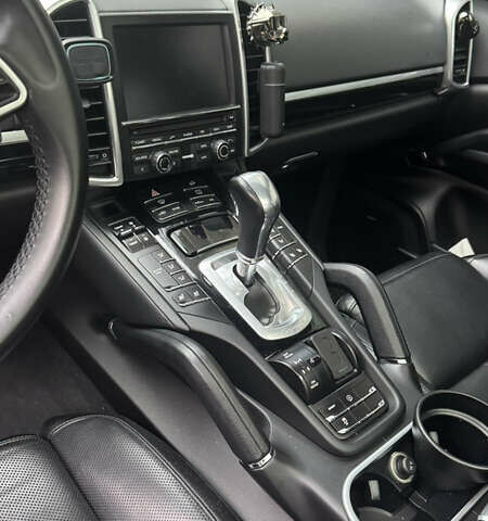 Чорний Порше Cayenne, об'ємом двигуна 3.6 л та пробігом 155 тис. км за 29999 $, фото 6 на Automoto.ua