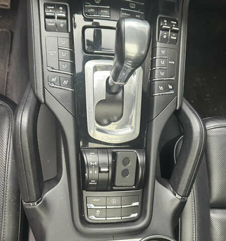 Чорний Порше Cayenne, об'ємом двигуна 3.6 л та пробігом 155 тис. км за 29999 $, фото 9 на Automoto.ua