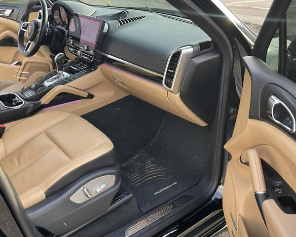 Чорний Порше Cayenne, об'ємом двигуна 3.6 л та пробігом 169 тис. км за 23400 $, фото 24 на Automoto.ua